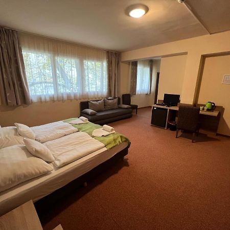 Centrooms Eger Exterior photo