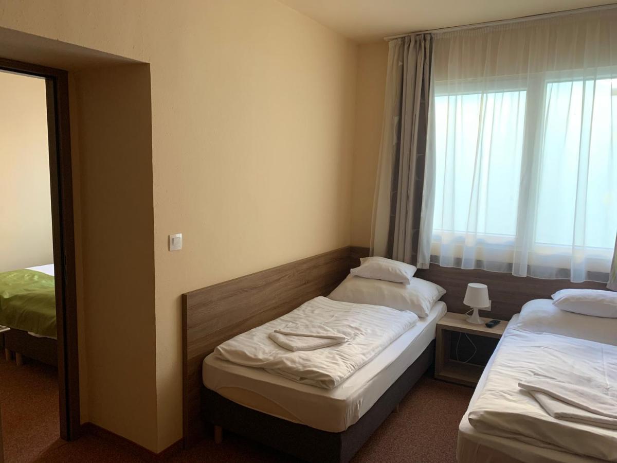 Centrooms Eger Exterior photo