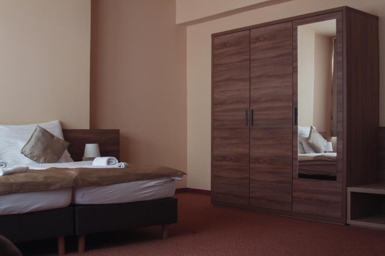 Centrooms Eger Exterior photo