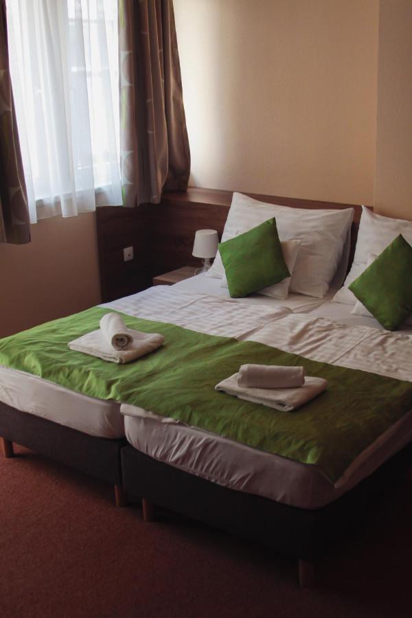 Centrooms Eger Exterior photo